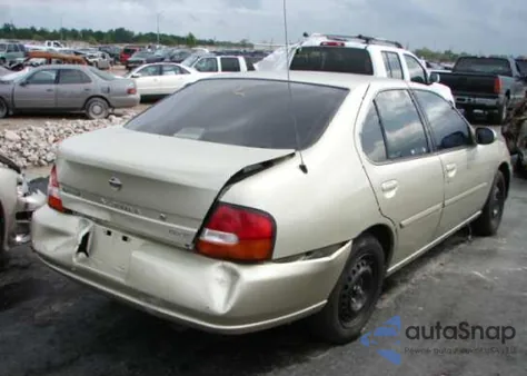 1999 Nissan Altima z USA, uszkodzony, nr VIN 1N4DL01D1XC222166